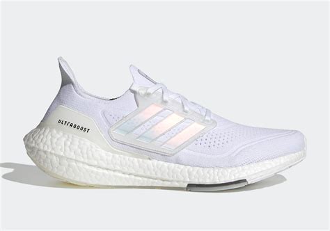 adidas ultraboost 21 white.